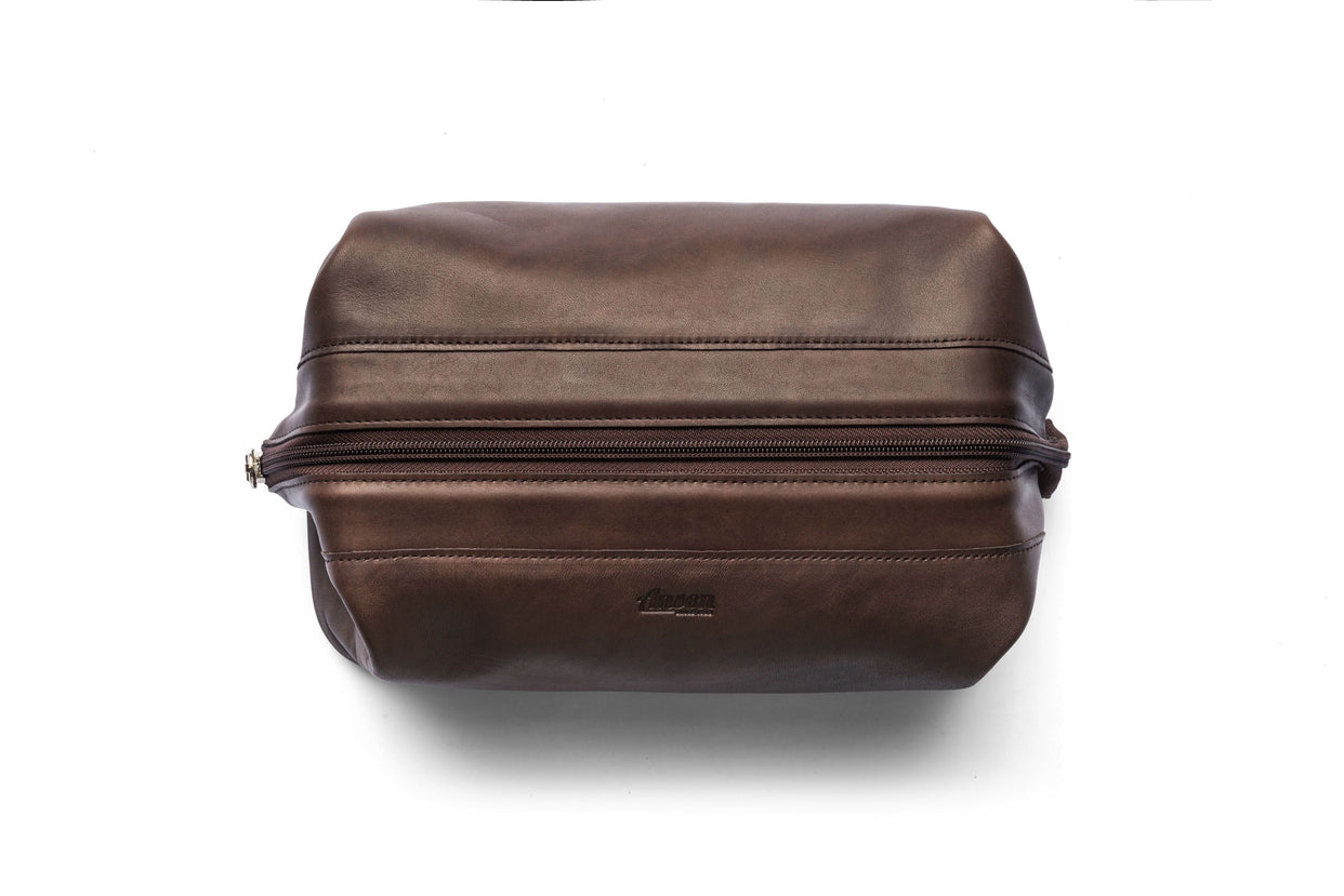 Traditional Leather Travel Bag In Brown Or Black Leather